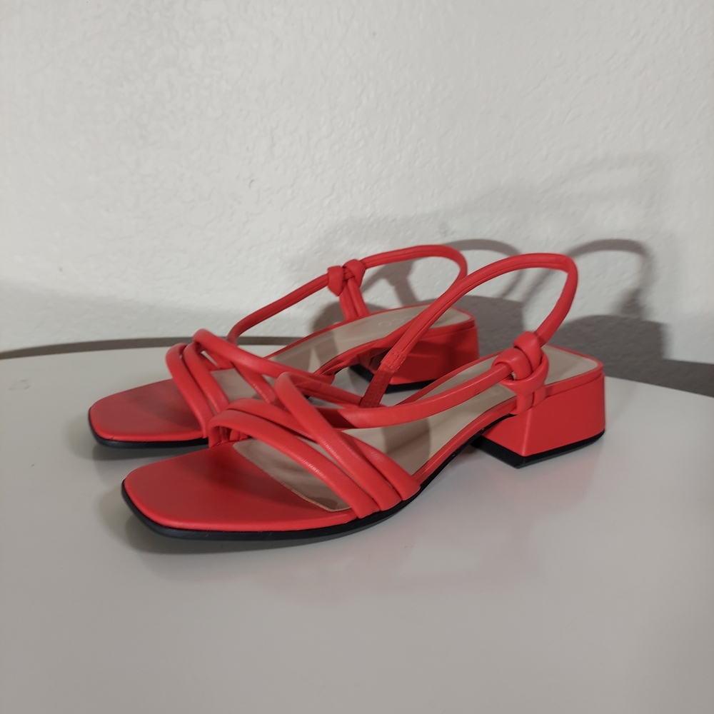 Ecco Coral Leather Strappy Low Block Heel Square Toe Sandals WM Size 41 NWOT